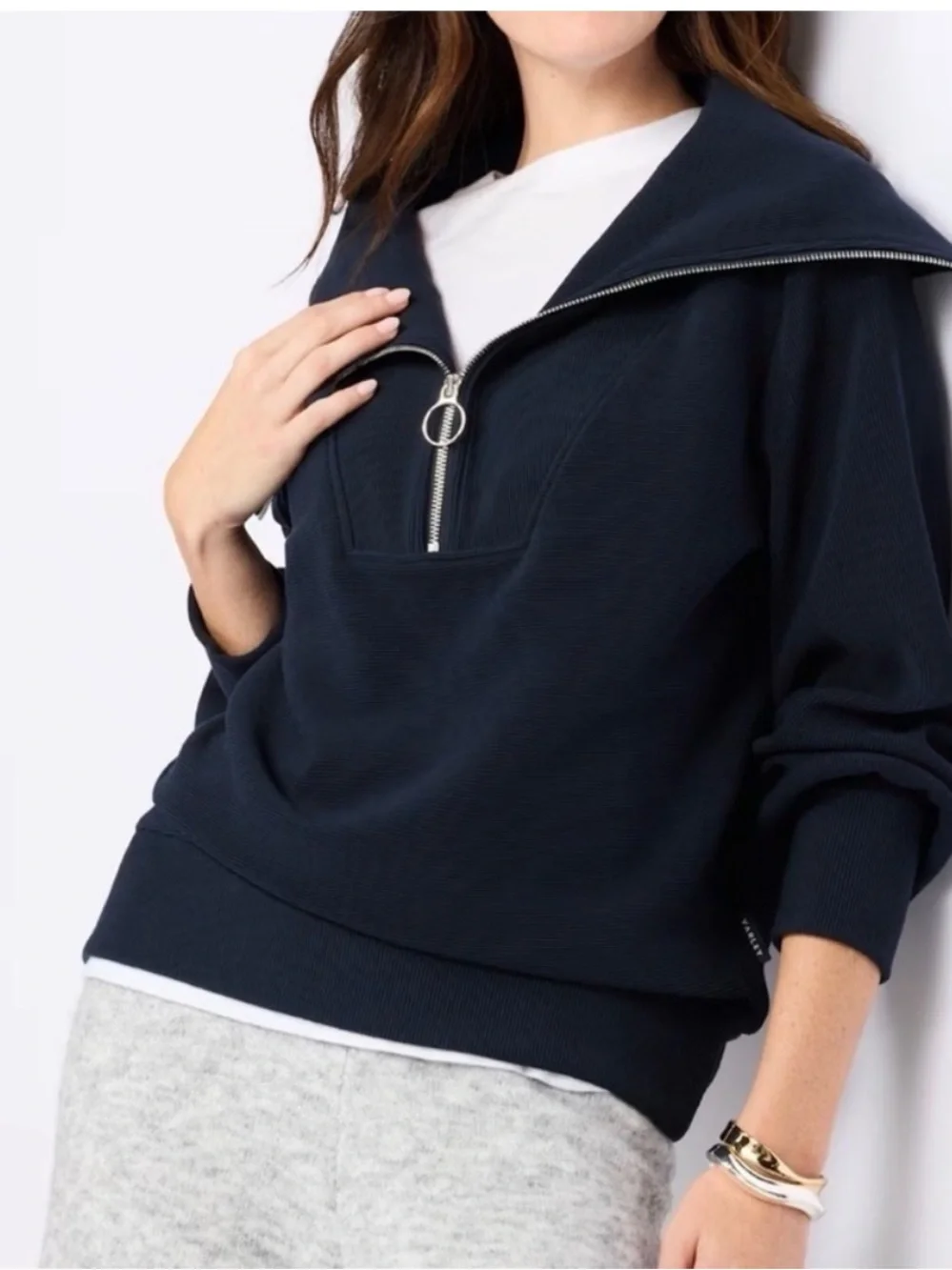 Women's Varley Vine Half Zip Pullover, Navy Gold Zip, XS great condition